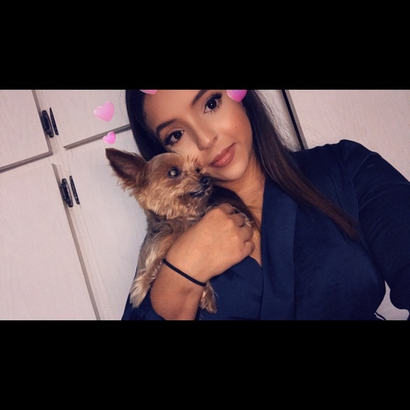 Meet your Posher, Nicole - Picture 1 of 1